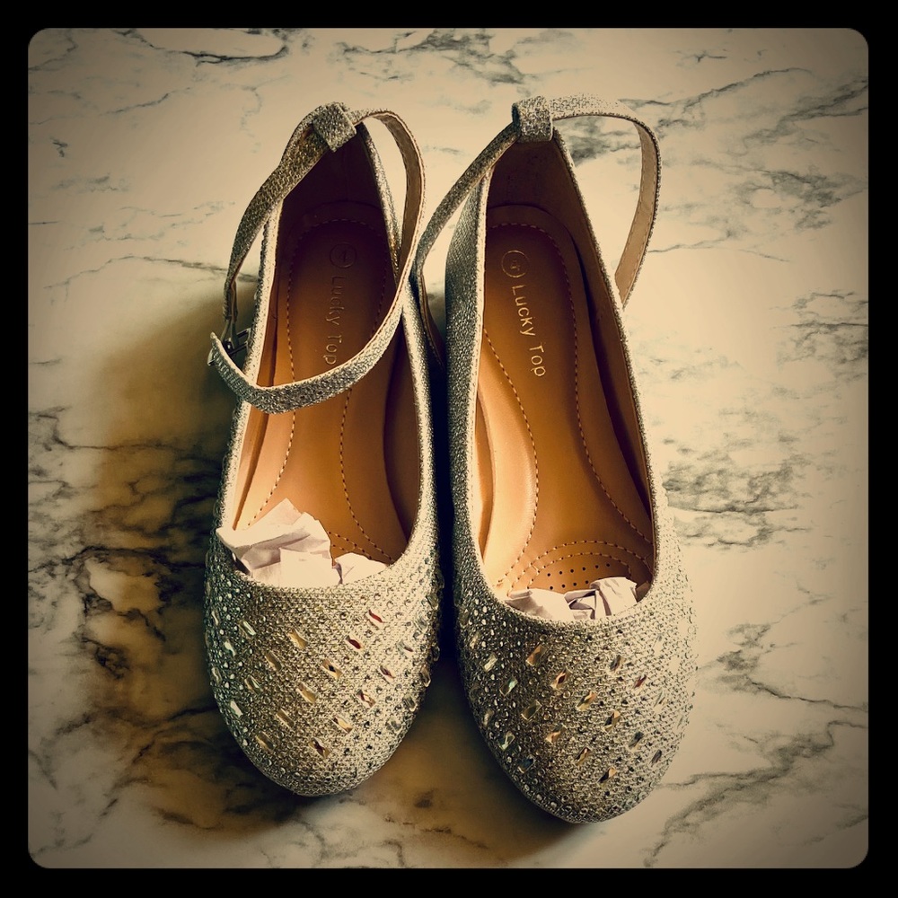 Big girls size 4 slip ons